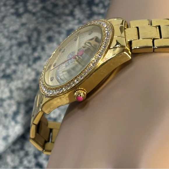 ❤️Betsey Johnson Gold Sugar Skull Watch - Picture 5 of 5
